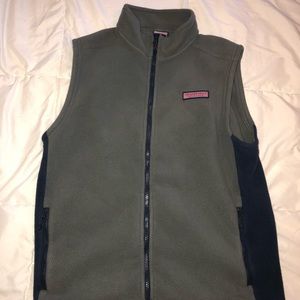 Men’s medium Vineyard Vines fleece vest